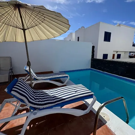 فيلة Papagayo House *