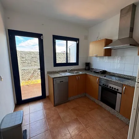 Papagayo House * פלאיה בלנקה