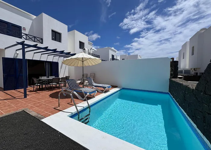 Villa Papagayo House